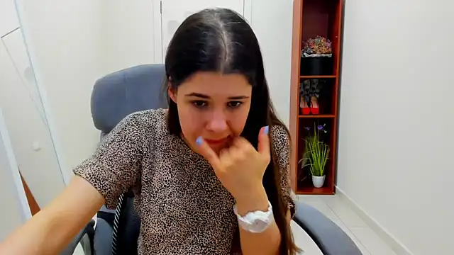 Joannia live XXX chat