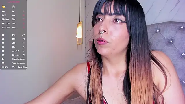 Chat +18 de Alice_Laurentt ao vivo