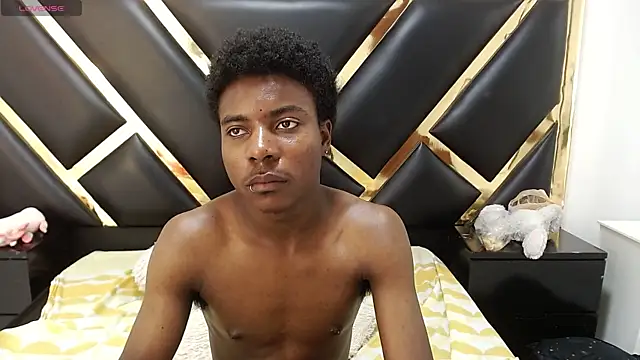 NoahJhonson69: διαδικτυακό σόου στην κάμερα