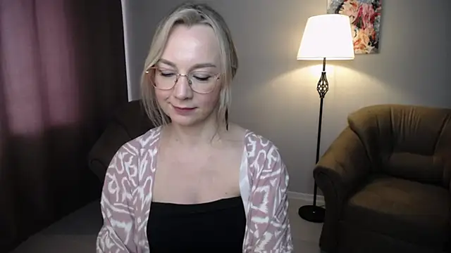 XXX chat uživo modela Ava_Elior