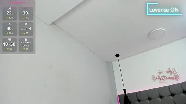 scarletcherry18 Adlı Modelin Canlı XXX Sohbeti