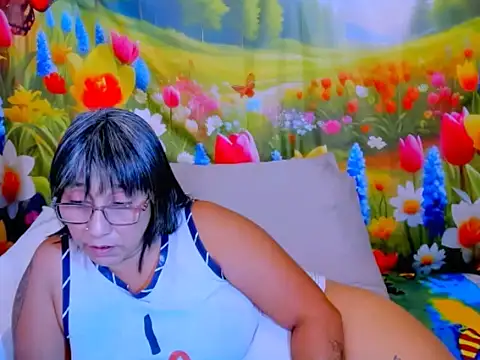indianroxy's Live XXX Chat