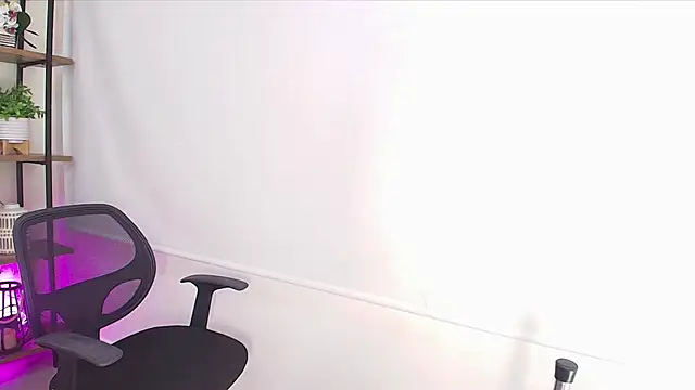 Sassy--Girl Chat XXX live