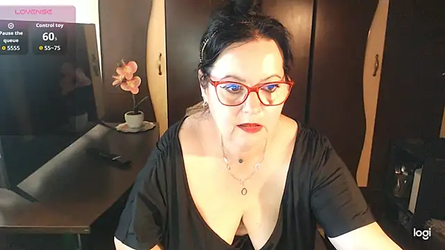 exiMIlf's Live XXX Chat