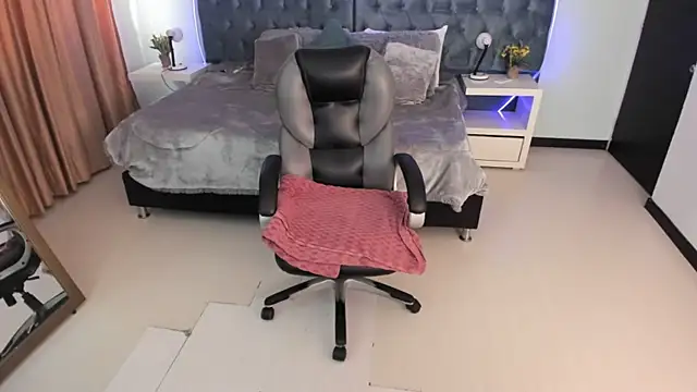 Blair_red_ Adlı Modelin Canlı XXX Sohbeti