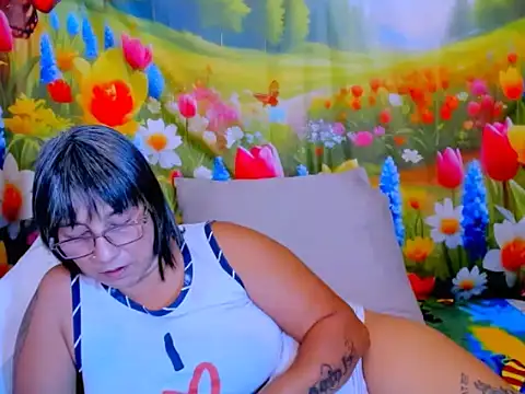 Chat +18 de indianroxy ao vivo