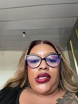 Iam-Sharifa Adlı Modelin Canlı XXX Sohbeti