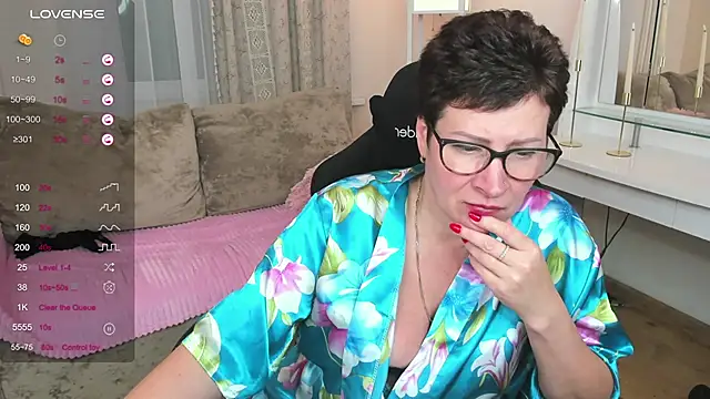 Онлайн чат XXX JennyMons