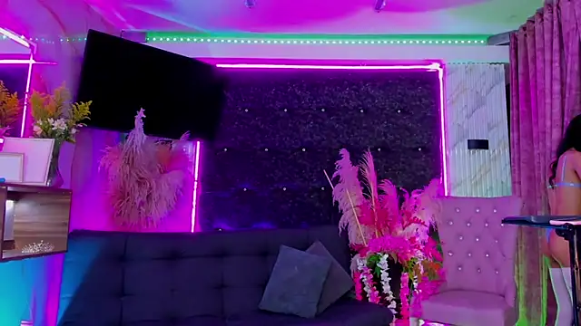 Queens_Wonders_Blonders 现场XXX聊天
