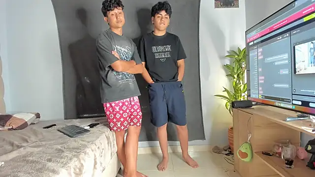 XXX chat uživo modela tomdrew69