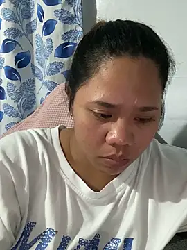 _UrSingleMamiBella_'s Live XXX Chat