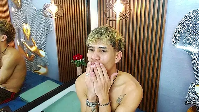 Skinny_cute_Alyer 网络视讯表演