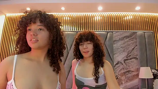 Chloe_and_Violeta's Live XXX Chat