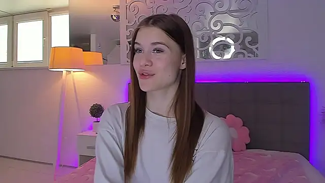 LuisaClover: онлайн-чат