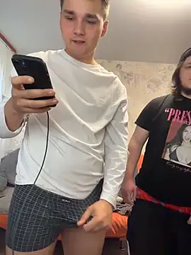 desiredude9のライブXXXチャット