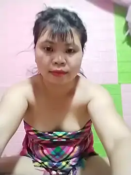 Xuka_lyss Adlı Modelin Canlı XXX Sohbeti