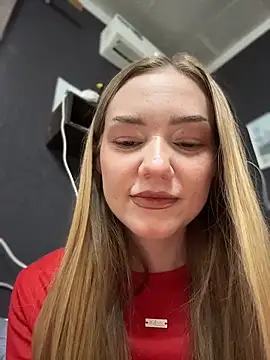 MilaMoone Adlı Modelin Canlı XXX Sohbeti