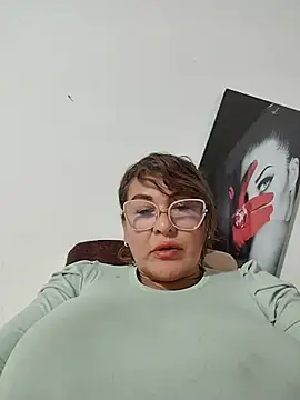 AlexxiaaMat 即時 XXX 聊天