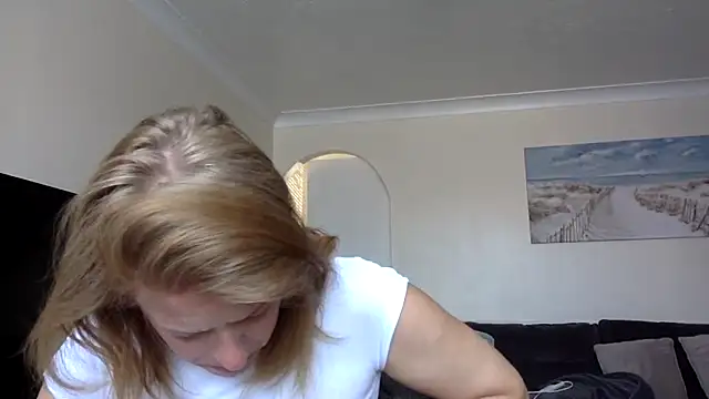 ElizabethArden42- Live XXX-Chat