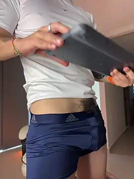 TroyeSavage Pertunjukan Webcam