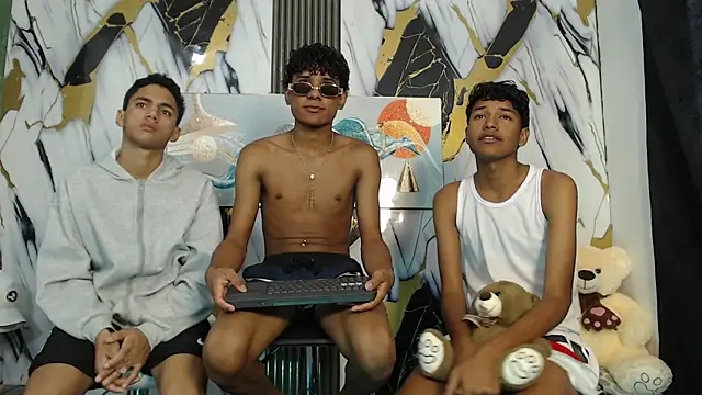 THREE_BLACK Live XXX Chat