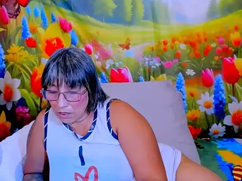 indianroxy's Live XXX Chat