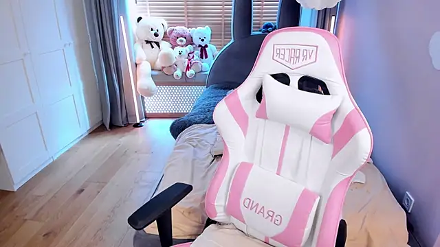 MiaSilkX – Naživo XXX chat