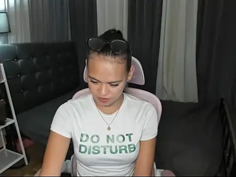XTsUncutMargauxX webkamerás műsora