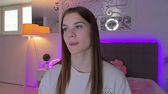LuisaClover Chat XXX in diretta