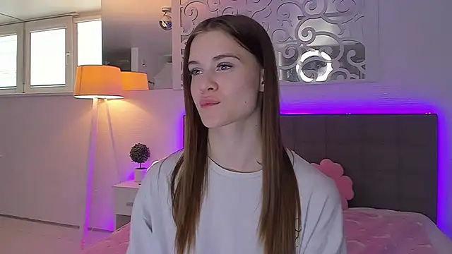 LuisaClover Chat XXX in diretta