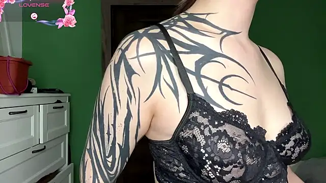 Chat XXX en directo de MadalynNosel