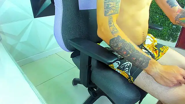 Boy_tatto77 网络视讯表演