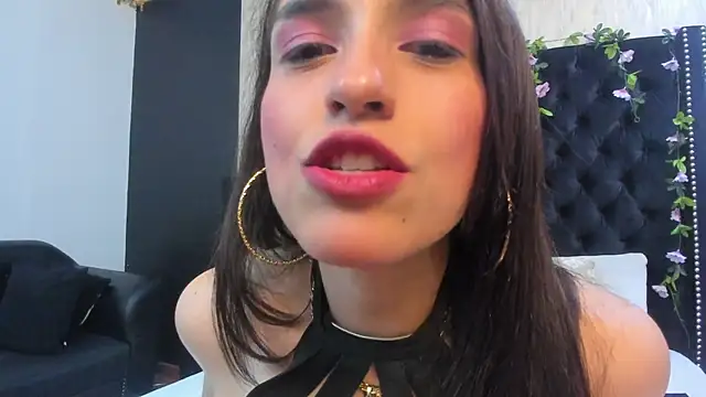 Chat XXX en directo de MeganNightt
