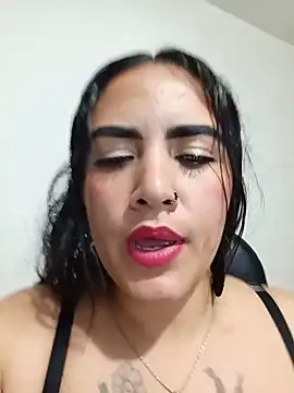 Czat XXX na żywo – MAYE__13