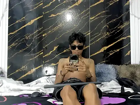rich_little_brunette18: вебкам-шоу