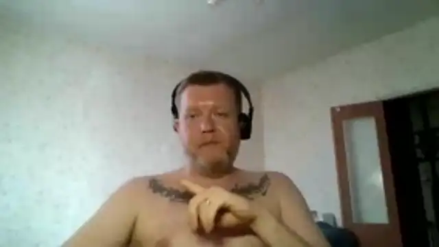 Pertunjukan Kamera Web BABA_YAGAGA