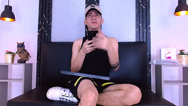 Онлайн чат XXX Feiccer_Castquer