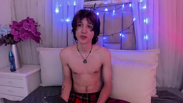 Mika_love_milo Webcam Show
