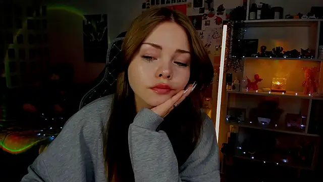 AkiraKatsu Adlı Modelin Canlı XXX Sohbeti