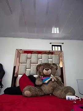 Chat +18 de serena_willow ao vivo