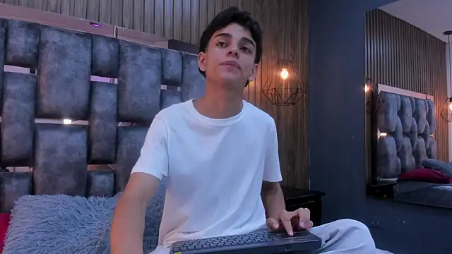 owen__johnson's Live XXX Chat