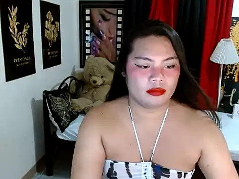 TSbrianaHugeCock's Webcam Show