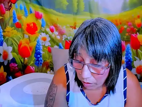 indianroxy's Live XXX Chat