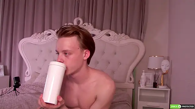 SimonWarner webkamerás műsora