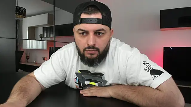 DravenPeak Chat XXX live