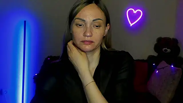 BlondMikey22 Adlı Modelin Canlı XXX Sohbeti