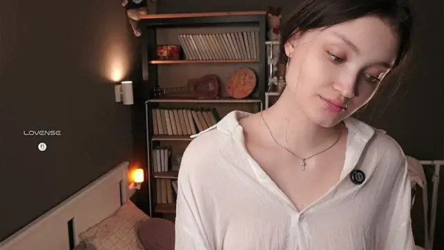 GussieGooldn Live XXX chat