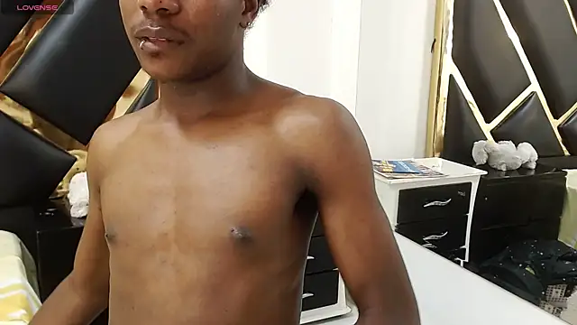 NoahJhonson69 Show Webcam