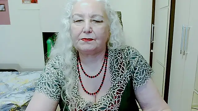 GrannyAlisa's Live XXX Chat