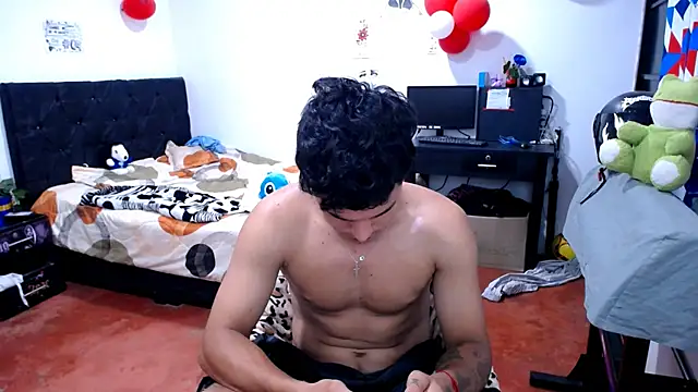 Chat +18 de freddy_romas ao vivo